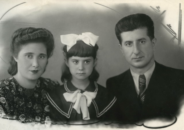 1951 г. Супруги Кудзиевы с дочерью